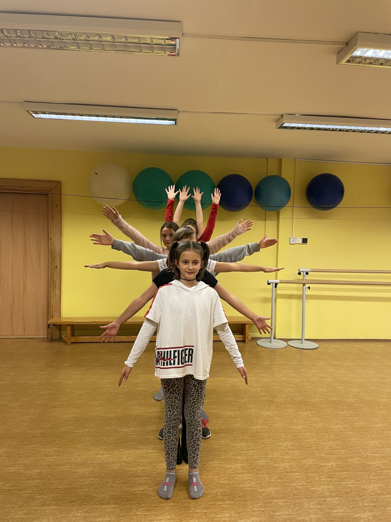Taneční_mix_1 (1).jpg