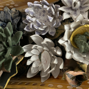 Keramická výstava květy